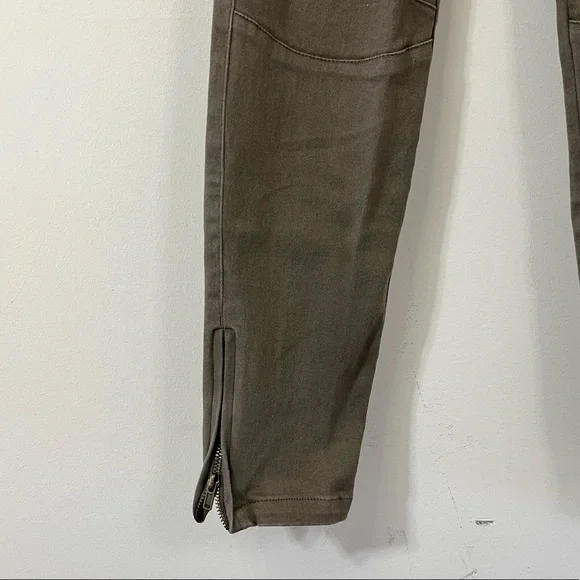 Umgee Army Green Ankle Zipper Pull On Pants - Picture 4 of 6